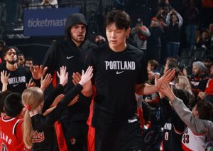 Read more about the article 開拓者對楊瀚森信任極低，新秀賽季出場受限，若無迅速提升恐將重返中國賽場